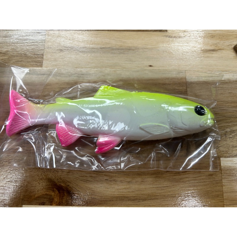 HUDDLESTON DELUXE 6" HOLLOW BODY SWIMBAIT